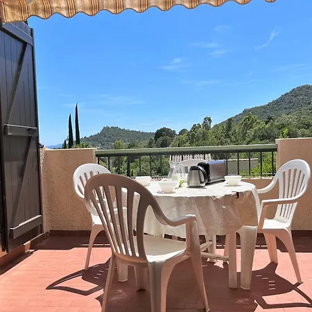 Charmant T2 Avec Terrasse, Piscine Et Parking - 4 Couchages - - Fr-1-251-524 * Le Lavandou